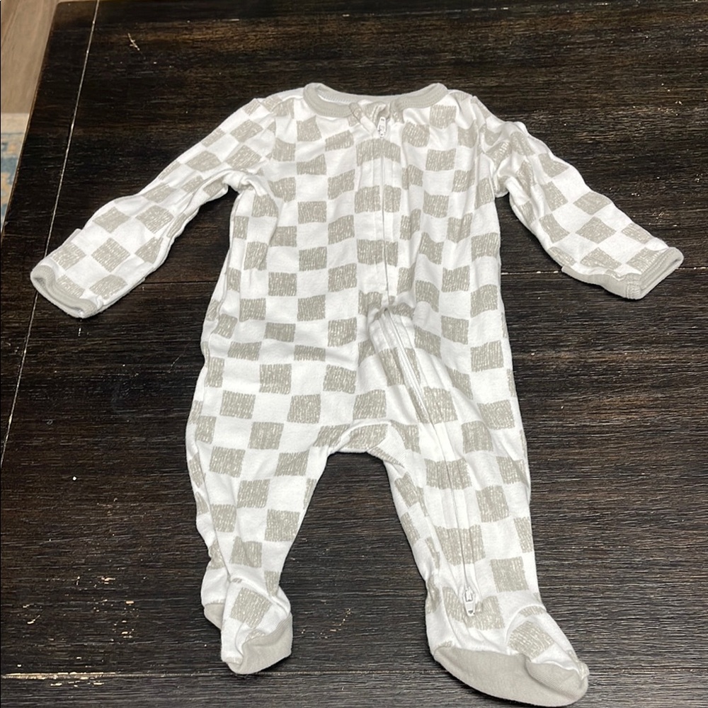 Cloud Island Gray and White Checkered Footie